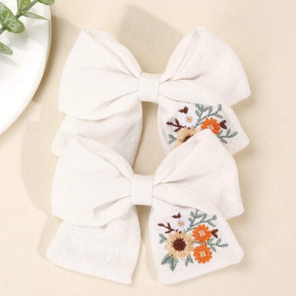 White 2pc Hair Bows with Floral Embroidery - Picture 2 of 7